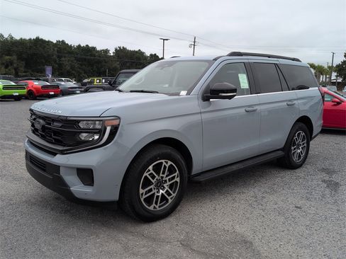 New 2025 Ford Expedition Active image 10