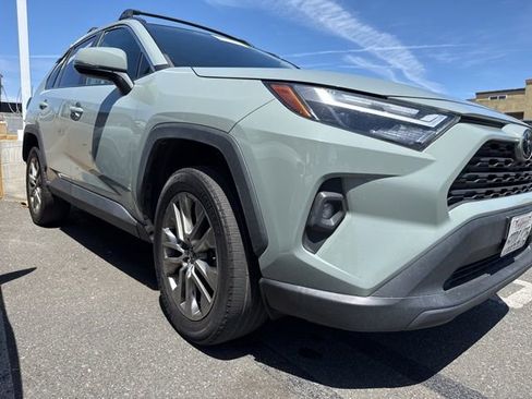 Used 2022 Toyota RAV4 XLE Premium w/ Carpet Mat Package (TMS) FWD image 1