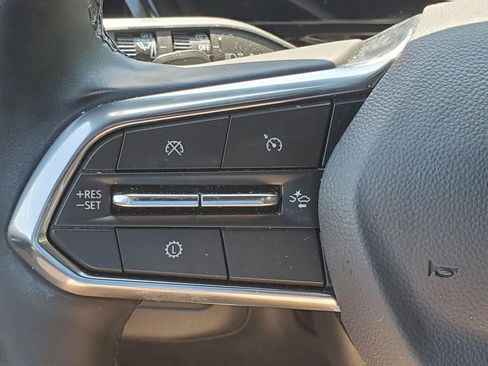 Used 2025 Chevrolet Tahoe Z71 w/ Comfort Package AWD/4WD image 33