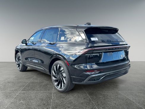 New 2026 Lincoln Nautilus Reserve w/ Jet Appearance Package image 3