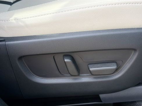 Used 2024 MAZDA CX-90 Plug-In Hybrid w/ Premium Pkg image 33