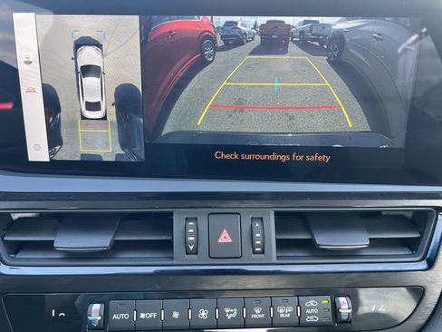 Used 2024 Lexus ES 300h Ultra Luxury w/ Accessory Package (Z2) FWD image 21