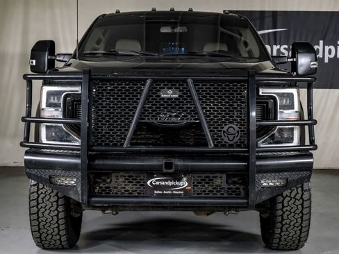 Used 2022 Ford F350 Lariat w/ Lariat Ultimate Package image 3