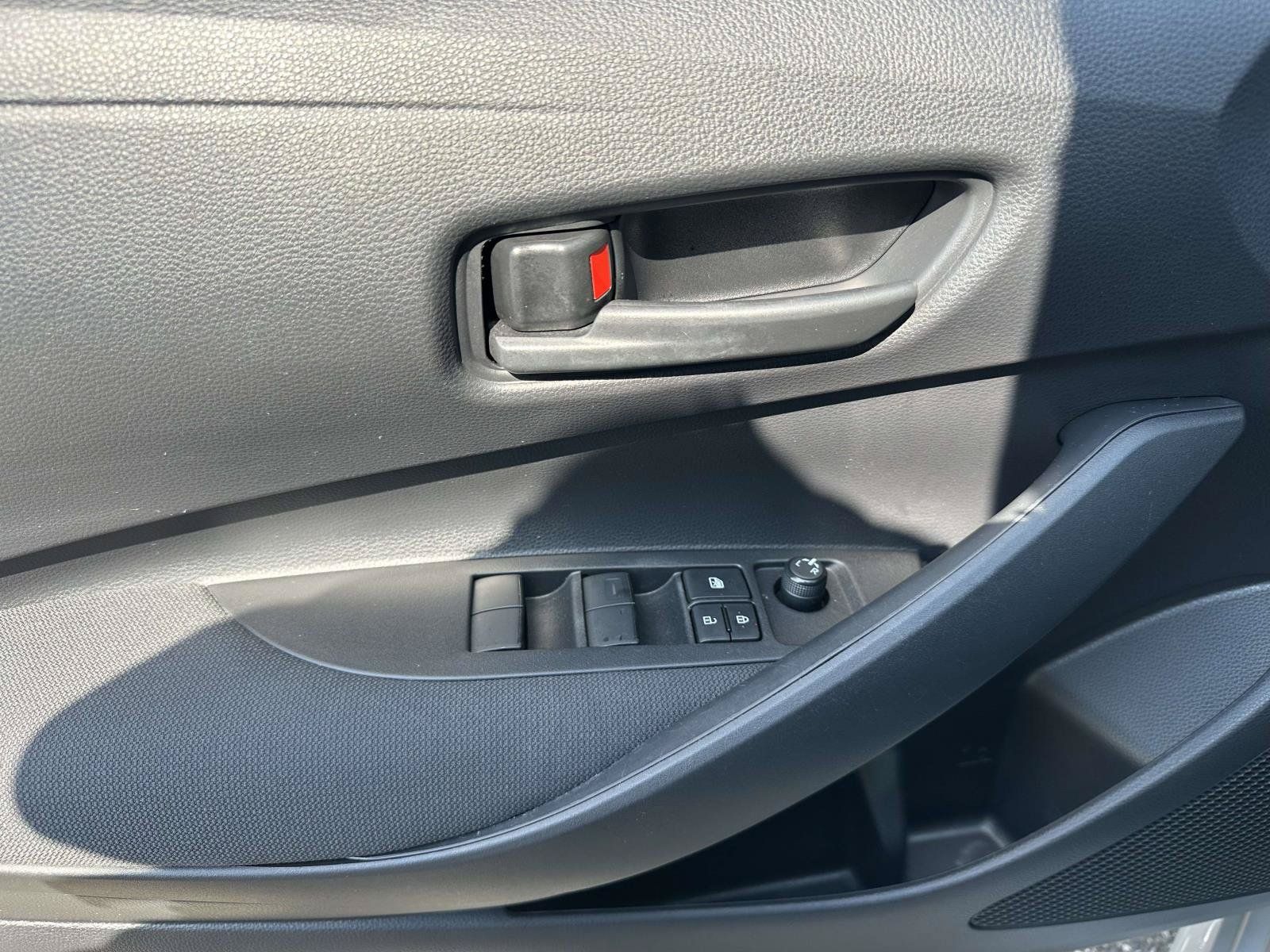 Used 2024 Toyota Corolla LE FWD image 18