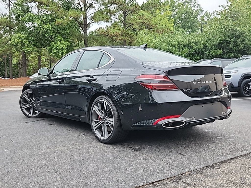 Used 2025 Genesis G70 2.5T image 3