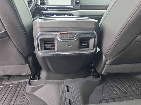Used 2025 GMC Sierra 2500 SLT w/ SLT Premium Package AWD/4WD image 32