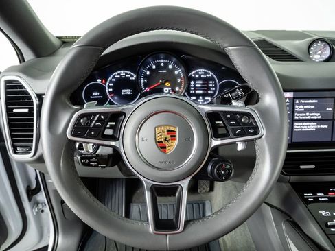 Used 2021 Porsche Cayenne Coupe image 9