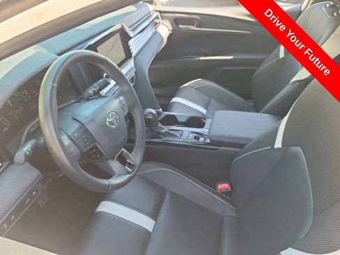 Used 2025 Toyota Camry SE w/ Convenience Package FWD image 3