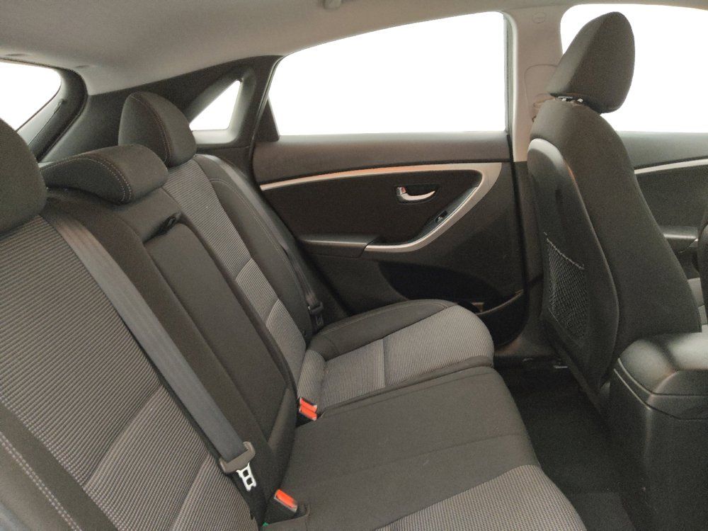 Used 2017 Hyundai Elantra GT FWD image 19
