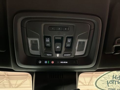 Used 2024 Chevrolet Silverado 3500 High Country w/ High Country Premium Package AWD/4WD image 27