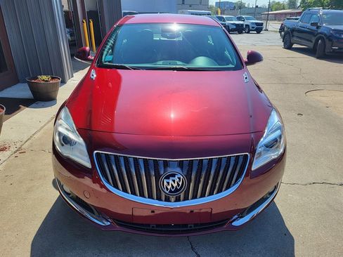 Used 2017 Buick Regal Sport Touring FWD image 2