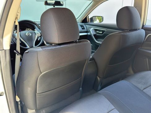 Used 2016 Nissan Altima 2.5 SR w/ LED Appearance Package FWD image 28