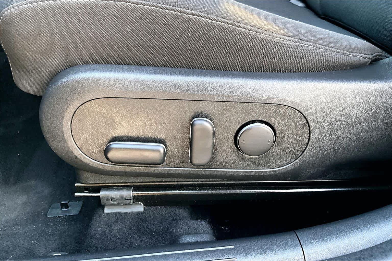 Certified 2024 Hyundai Kona SEL AWD/4WD image 31