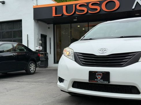 Used 2015 Toyota Sienna L FWD image 31