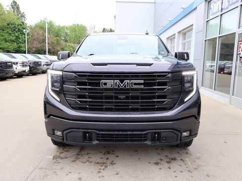 Used 2023 GMC Sierra 1500 Elevation w/ Elevation Premium Package AWD/4WD image 5