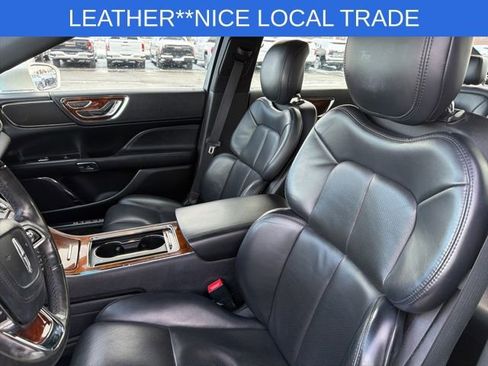 Used 2018 Lincoln Continental Select image 17