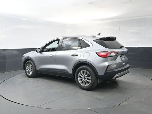 Used 2022 Ford Escape SE w/ Convenience Package AWD/4WD image 3