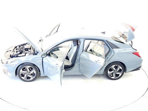 Used 2022 Hyundai Elantra Limited image 22