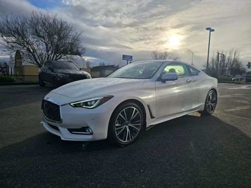 Used 2021 INFINITI Q60 3.0t Luxe w/ Essential Package image 3