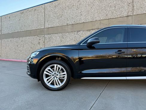Used 2018 Audi Q5 2.0T Premium Plus w/ Premium Plus Package image 4