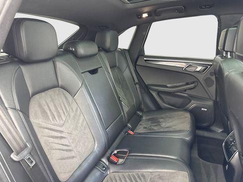 Used 2020 Porsche Macan AWD/4WD image 43