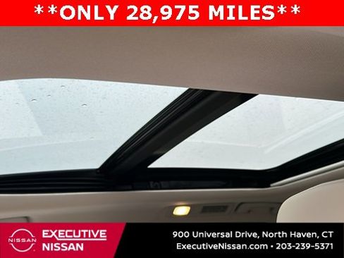 Used 2024 INFINITI QX60 Sensory image 11