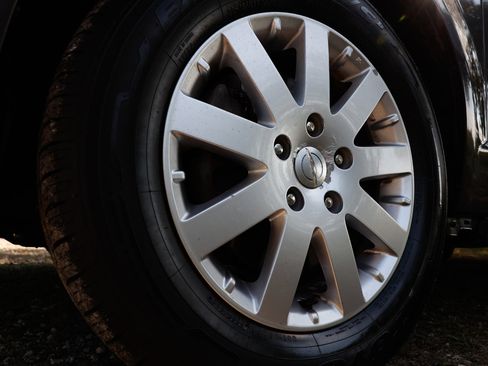 Used 2016 Chrysler Town & Country Touring image 33