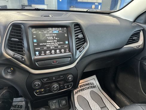 Used 2014 Jeep Cherokee Limited w/ Luxury Group image 28