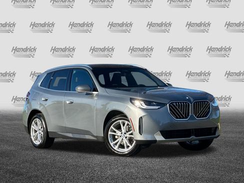 Used 2025 BMW X3 xDrive30i w/ Convenience Package image 2
