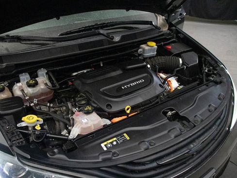 Used 2019 Chrysler Pacifica Limited w/ Advanced Safetytec Group image 28