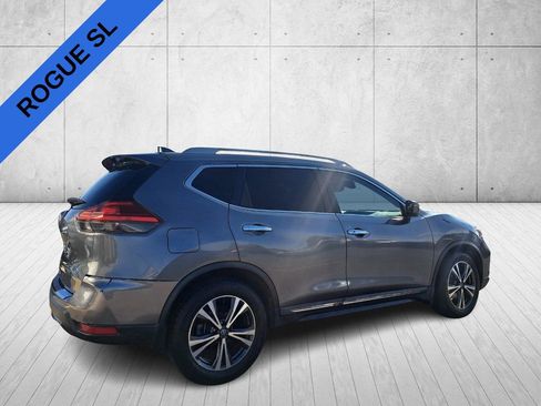 Used 2017 Nissan Rogue SL image 5