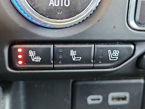 Used 2023 GMC Yukon SLT image 24