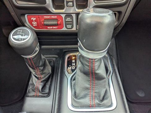 Used 2022 Jeep Gladiator Rubicon w/ Cold Weather Group image 15