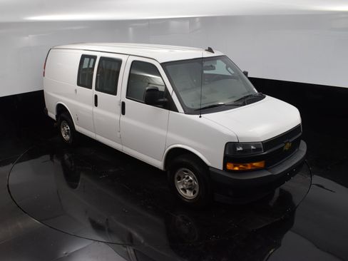 Used 2022 Chevrolet Express 2500 w/ Driver Convenience Package image 22
