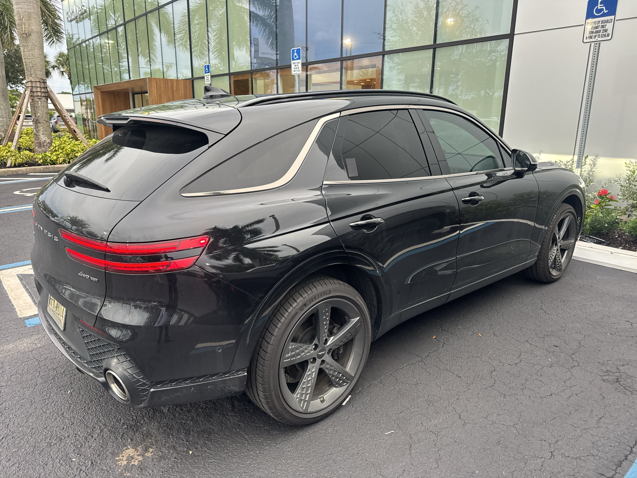 Used 2023 Genesis GV70 3.5T Sport w/ Sport Prestige Package AWD/4WD image 3