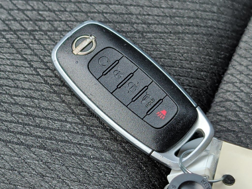 Used 2024 Nissan Rogue SV AWD/4WD image 39