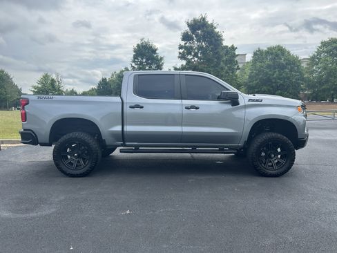 Used 2024 Chevrolet Silverado 1500 LT Trail Boss w/ Convenience Package II AWD/4WD image 10