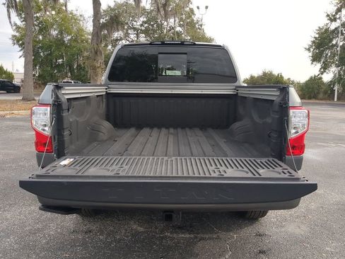 Used 2024 Nissan Titan SV w/ SV Convenience Package image 12