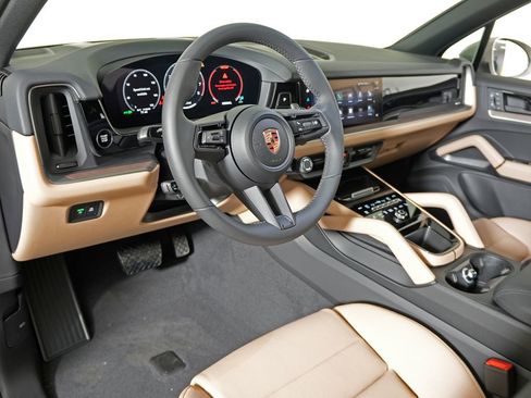 New 2026 Porsche Cayenne image 4