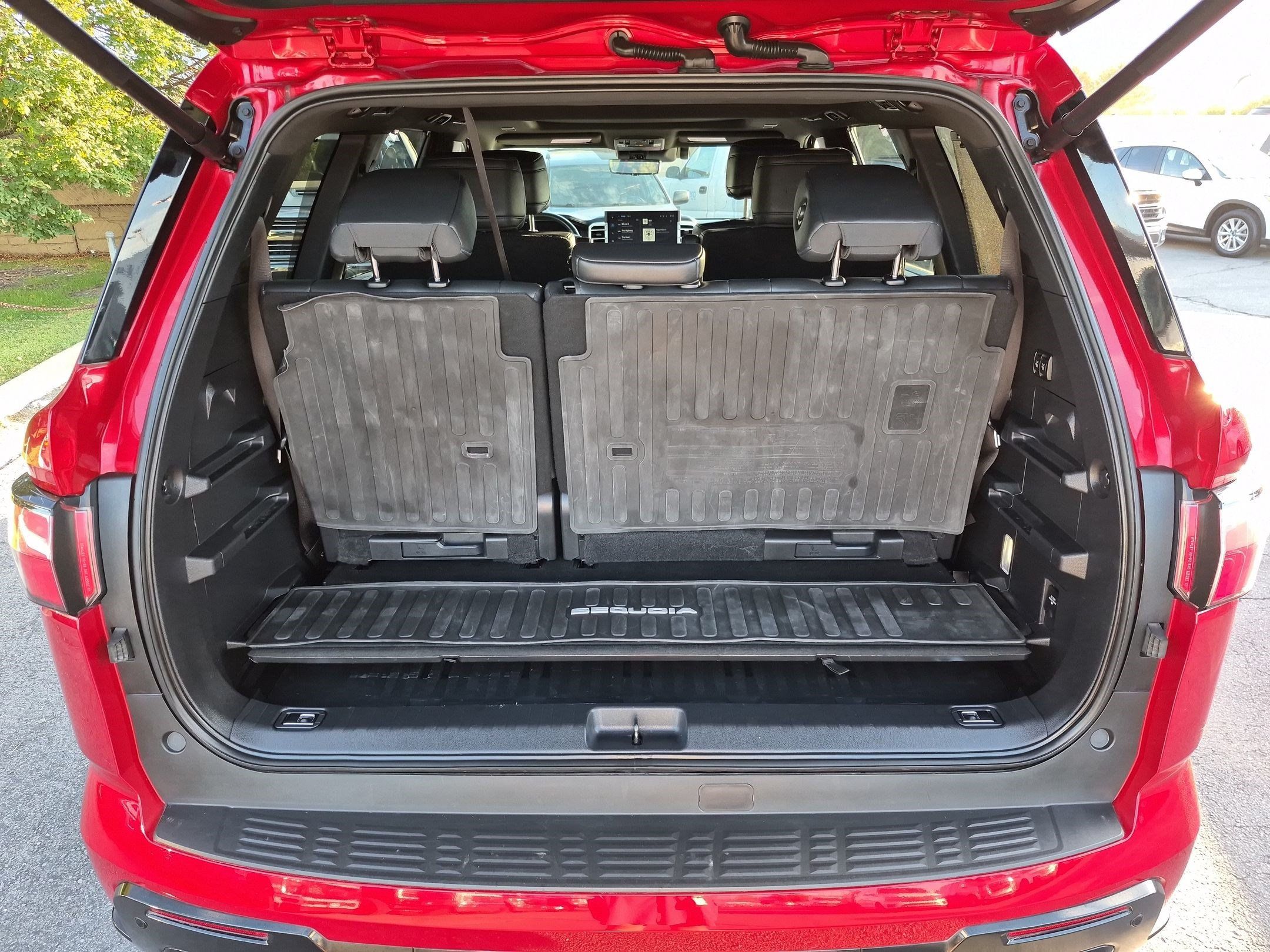 Used 2024 Toyota Sequoia Platinum AWD/4WD image 32
