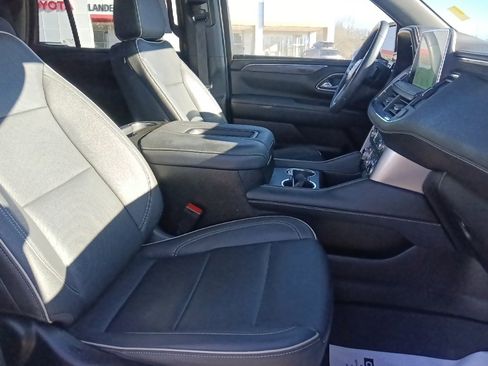 Used 2023 GMC Yukon SLT image 35