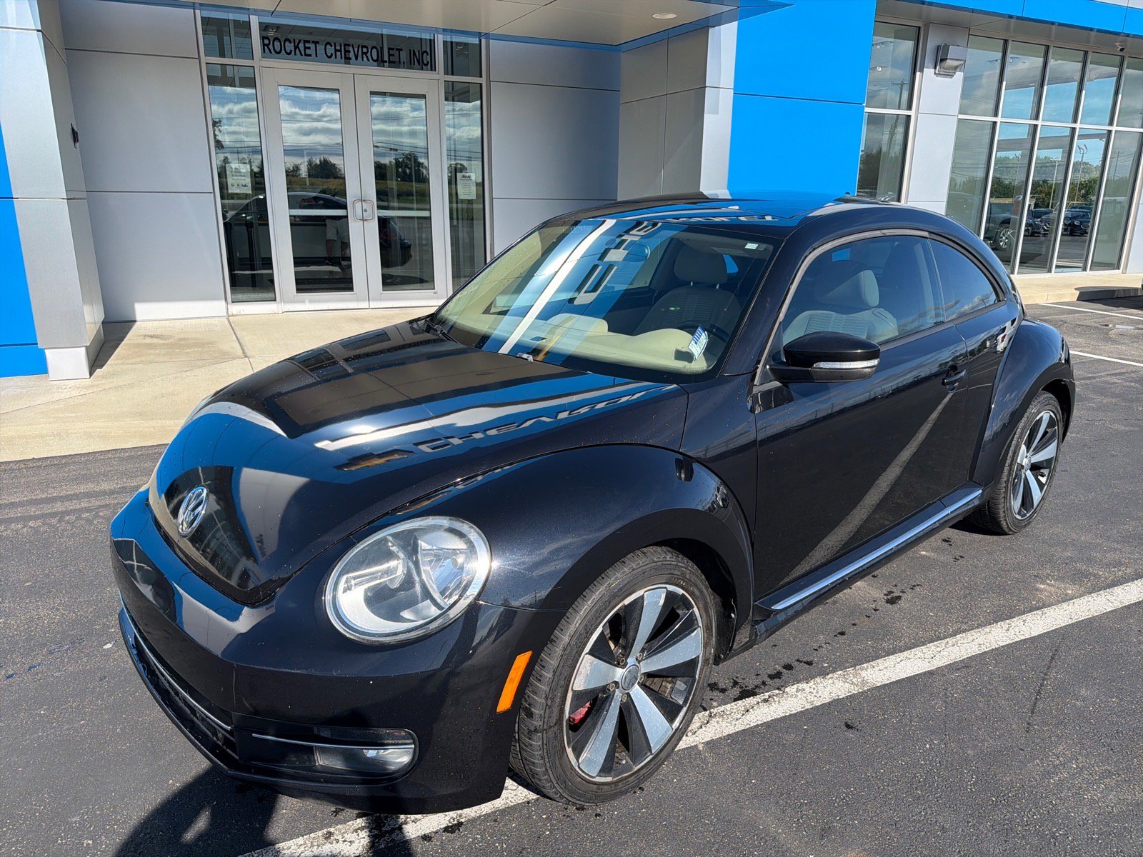 Used 2013 Volkswagen Beetle 2.0T FWD image 8