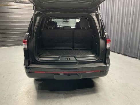 Used 2024 Lincoln Navigator Reserve AWD/4WD image 6