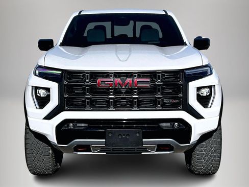 Used 2024 GMC Canyon AT4X image 2
