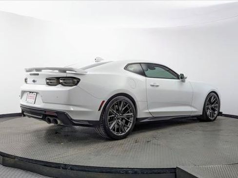 Used 2022 Chevrolet Camaro ZL1 RWD image 8