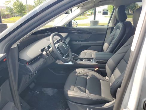 New 2026 Lincoln Nautilus Premier AWD/4WD image 10