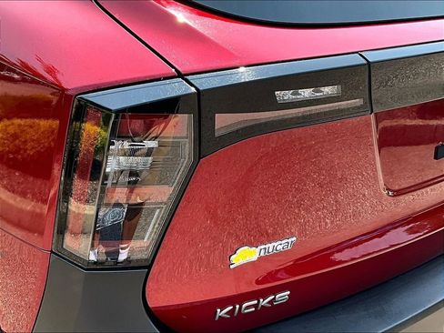Used 2025 Nissan Kicks SV AWD/4WD image 31