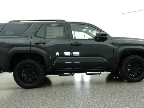 New 2026 Toyota 4Runner SR5 AWD/4WD image 13
