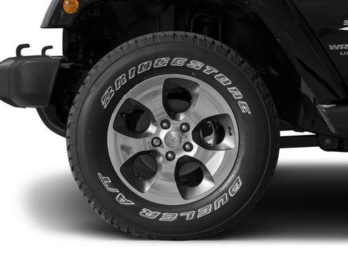 Used 2017 Jeep Wrangler Unlimited Sahara w/ Connectivity Group AWD/4WD image 14