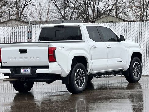 Used 2024 Toyota Tacoma TRD Sport w/ TRD Sport Premium Package image 4